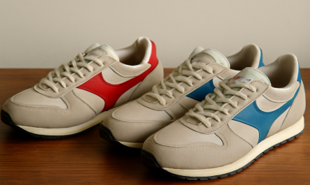 deux paires de sneakers rétro comparées sur table